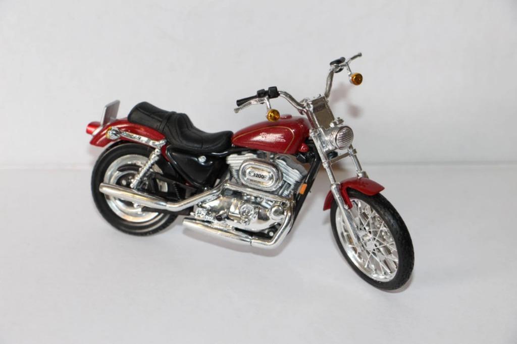 Maisto Harley davidson XL 1200 C Sporster, Enlèvement, Comme neuf, Autres types