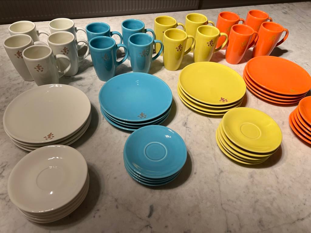 Donaldson Disney gekleurd servies (combi van 4 sets), Ophalen, Nieuw