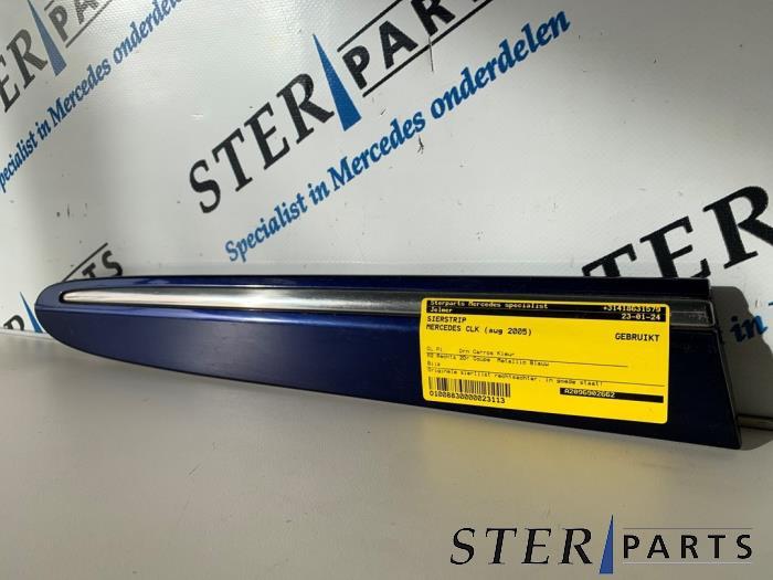 Bande décorative d'un Mercedes CLK, Autos : Pièces & Accessoires, Enlèvement ou Envoi, 3 mois de garantie, Utilisé, Mercedes-Benz