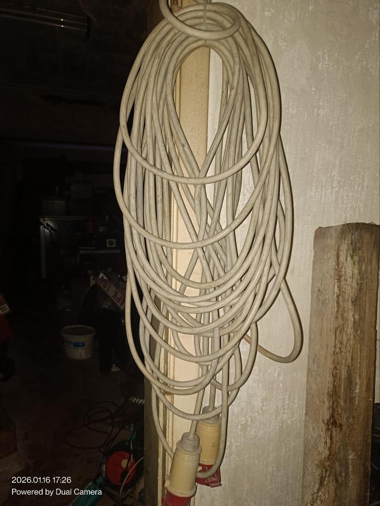 Lange kabel drijfkracht, Doe-het-zelf en Bouw, Elektriciteit en Kabels, Ophalen of Verzenden, Zo goed als nieuw