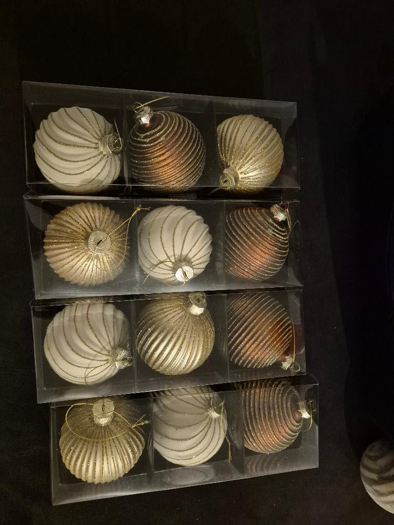 Kerstballen, Ophalen, Zo goed als nieuw