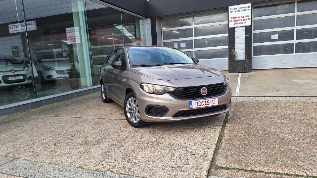 Fiat tipo break in Nieuwstraat met slechts 62000 km, Voorwielaandrijving, Stof, https://public.car-pass.be/vhr/c6da16a8-b011-406e-9774-184727eb80cb