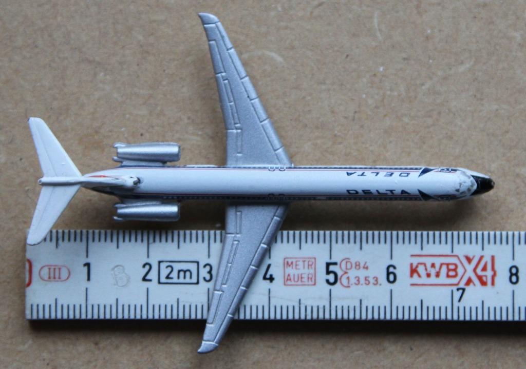 Schabak Douglas MD-80  Delta Airlines, Ophalen of Verzenden, Gebruikt, Schaalmodel