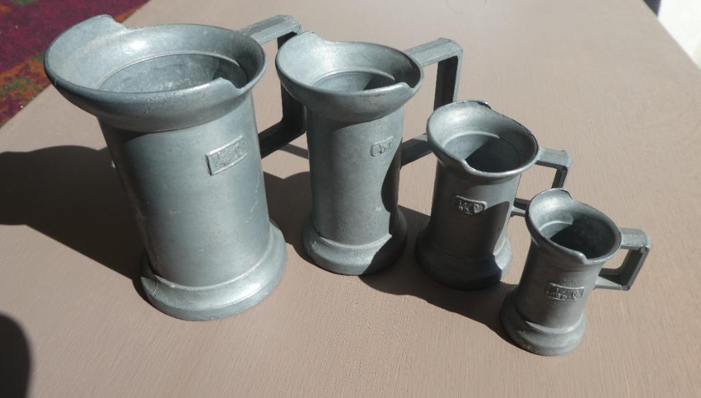 4 Petites Chopes en Etain Décoratives, Antiquités & Art, Enlèvement
