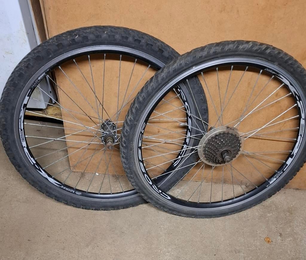 Wielen, Fietsen en Brommers, Ophalen, Zo goed als nieuw