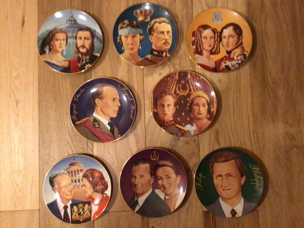 8 porseleinen borden Belgische koningsparen, Limoges Royal, Antiek en Kunst, Ophalen