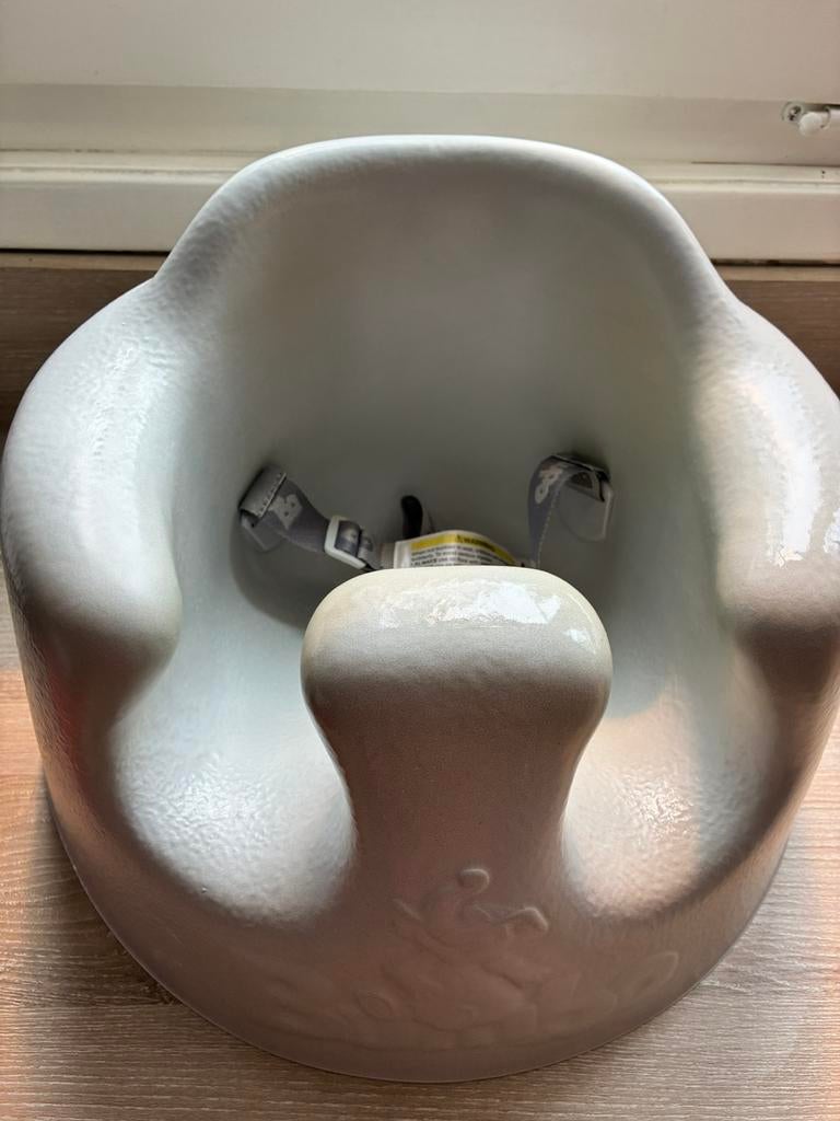 Bumbo  baby zitje grijs met riempjes, Ophalen, Gebruikt