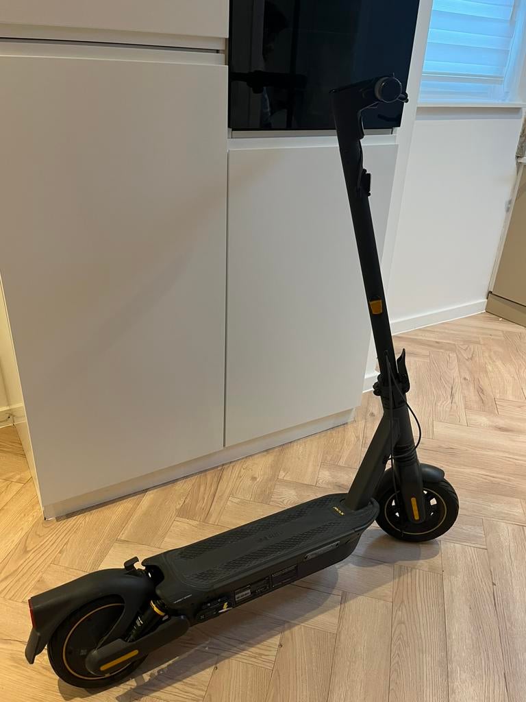 Ninebot Electric Scooter, Enlèvement ou Envoi, Comme neuf