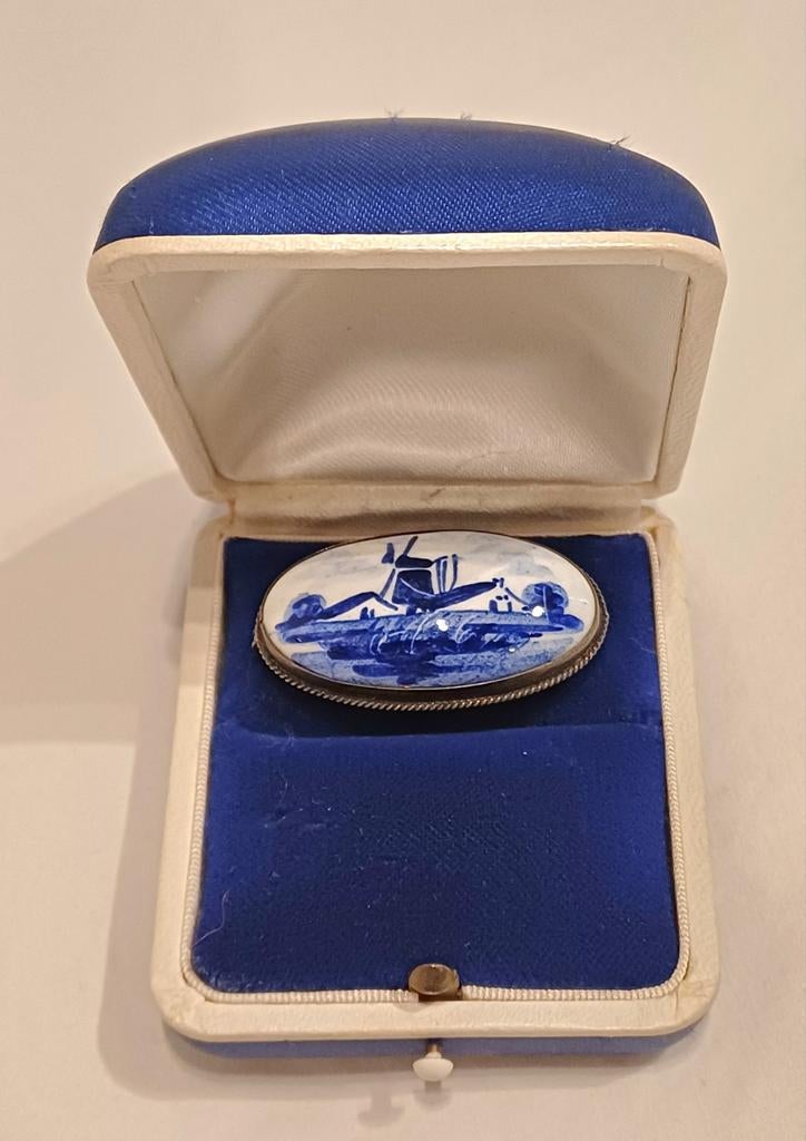 Zilveren broche met Delft aardewerk, Ophalen of Verzenden