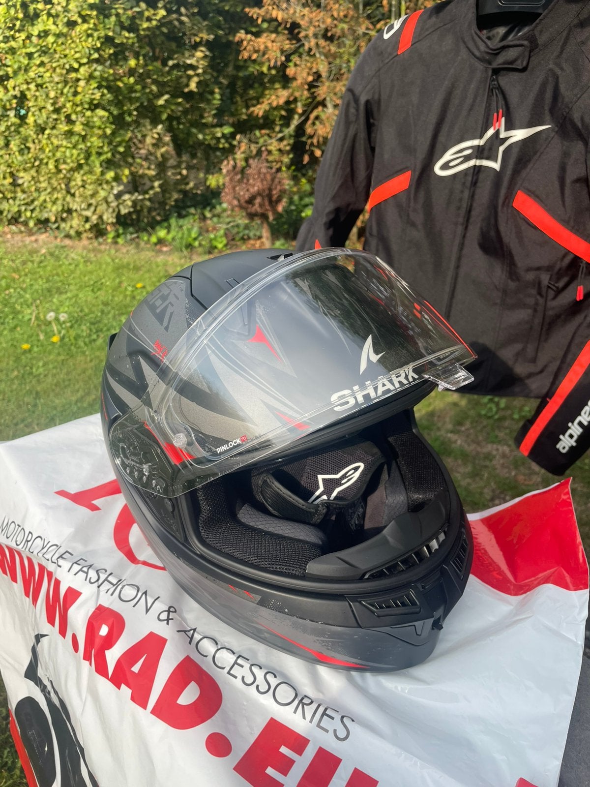 Shark integraalhelm – zwart/rood/grijs, Motoren, Ophalen, Dames, Shark, Nieuw zonder kaartje