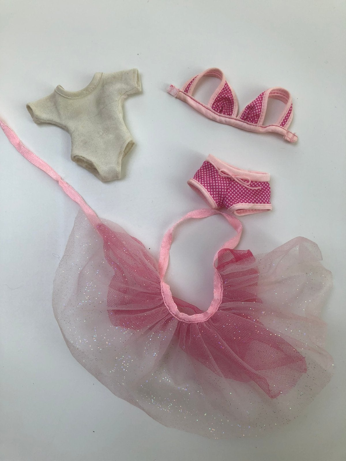 Set van Barbie kledij, Verzamelen, Poppenhuizen en Toebehoren, Ophalen of Verzenden, Gebruikt, Kleding