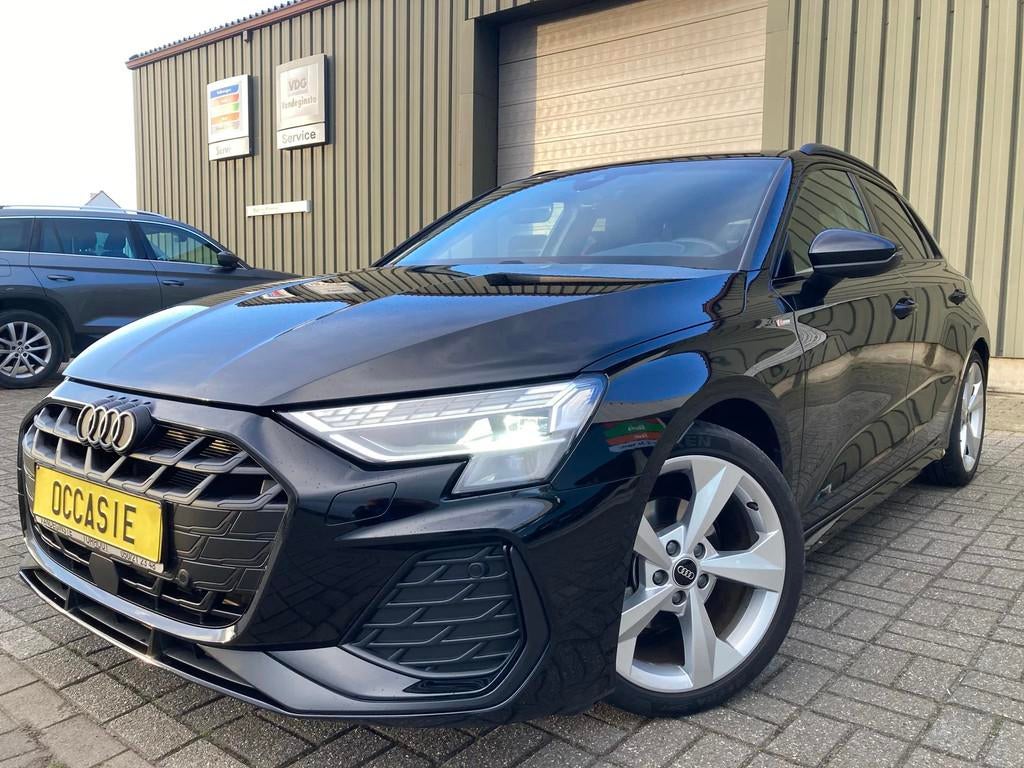 Audi A3 Sportback Sportback 1.5TFSI - S-LINE -Airco -GPS -Cr, Auto's, Automaat, Stof, Zwart, 4 cilinders
