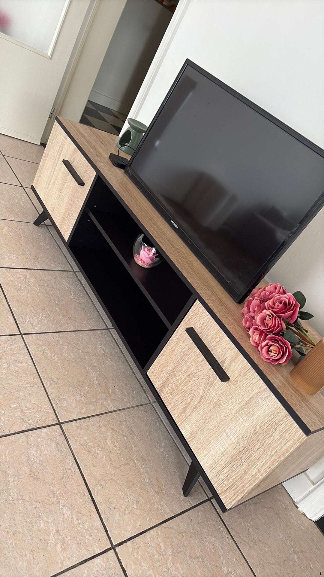Salon tafel en tv kast tafel, Ophalen, Zo goed als nieuw