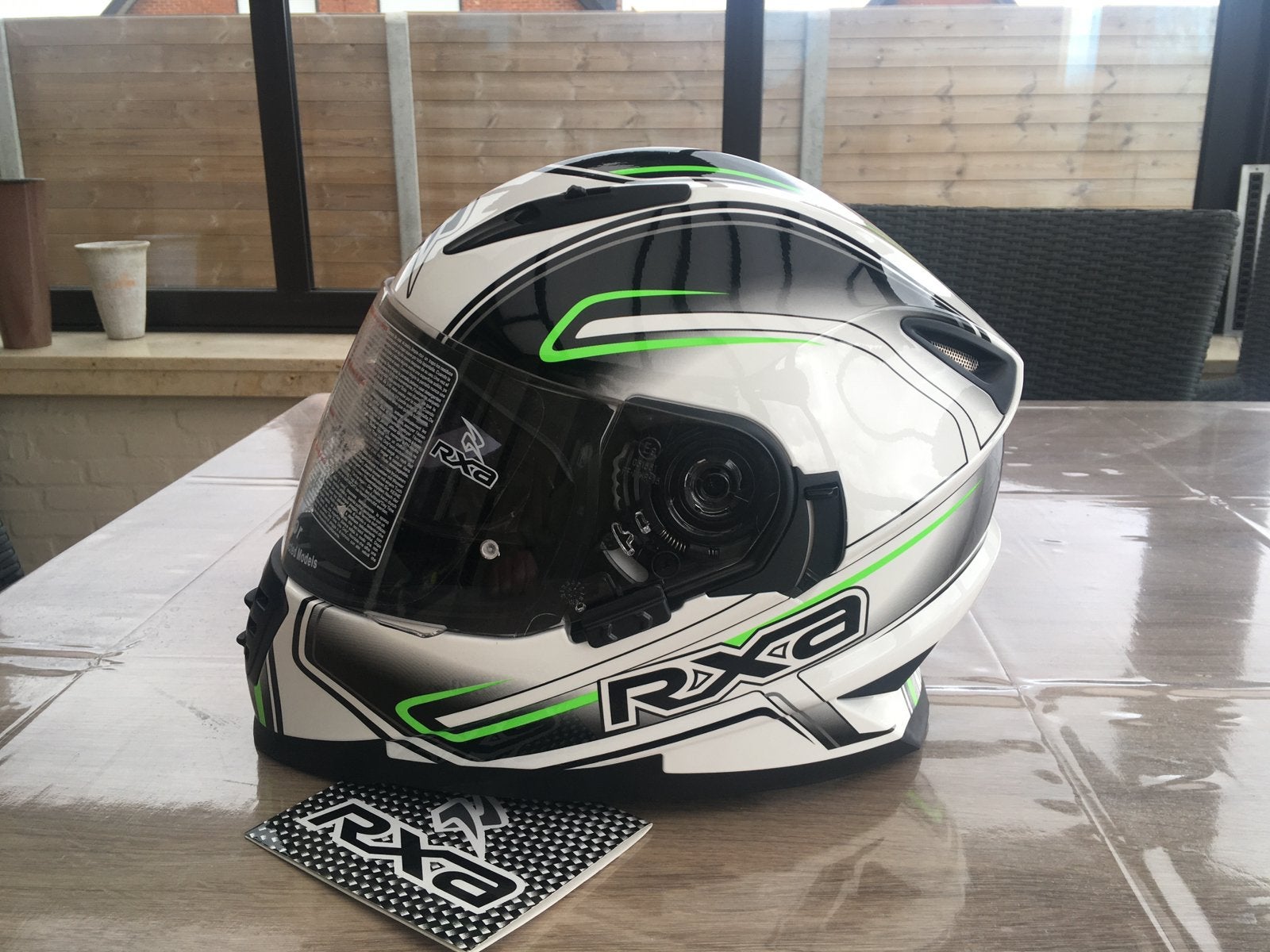 Nieuwe motorhelm RXA maat S,M,L met ingebouwd donker vizier, Motoren, Ophalen of Verzenden, Nieuw met kaartje, M, Overige merken
