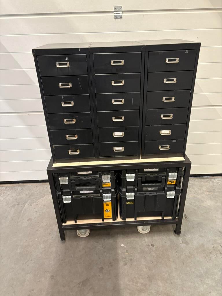 3 Metalen ladekast op sokkel, Huis en Inrichting, Kasten | Ladekasten, Ophalen, Gebruikt