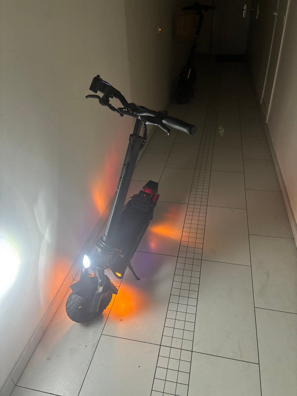 Trottinette electrique a vendre m4 max, Vélos & Vélomoteurs, Enlèvement, Comme neuf