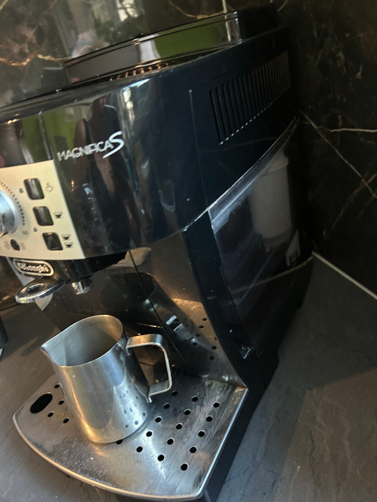 Delonghi, Ophalen, Koffiemachine, Zo goed als nieuw, 2 tot 4 kopjes