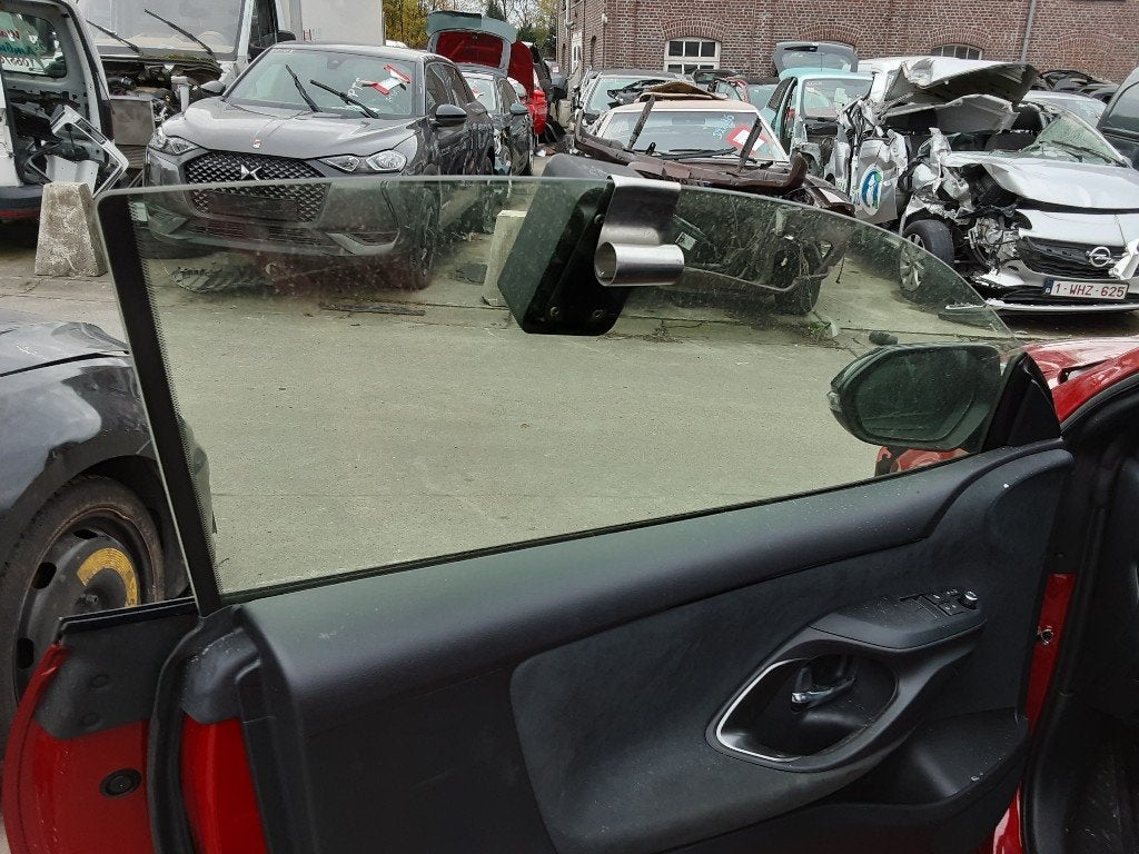 VITRE AVANT GAUCHE Toyota Yaris IV (P21 / PA1 / PH1), Kundenbetreuung@toyota.de, Toyota, Utilisé, Toyota-Allee 2
50858  Köln, DE