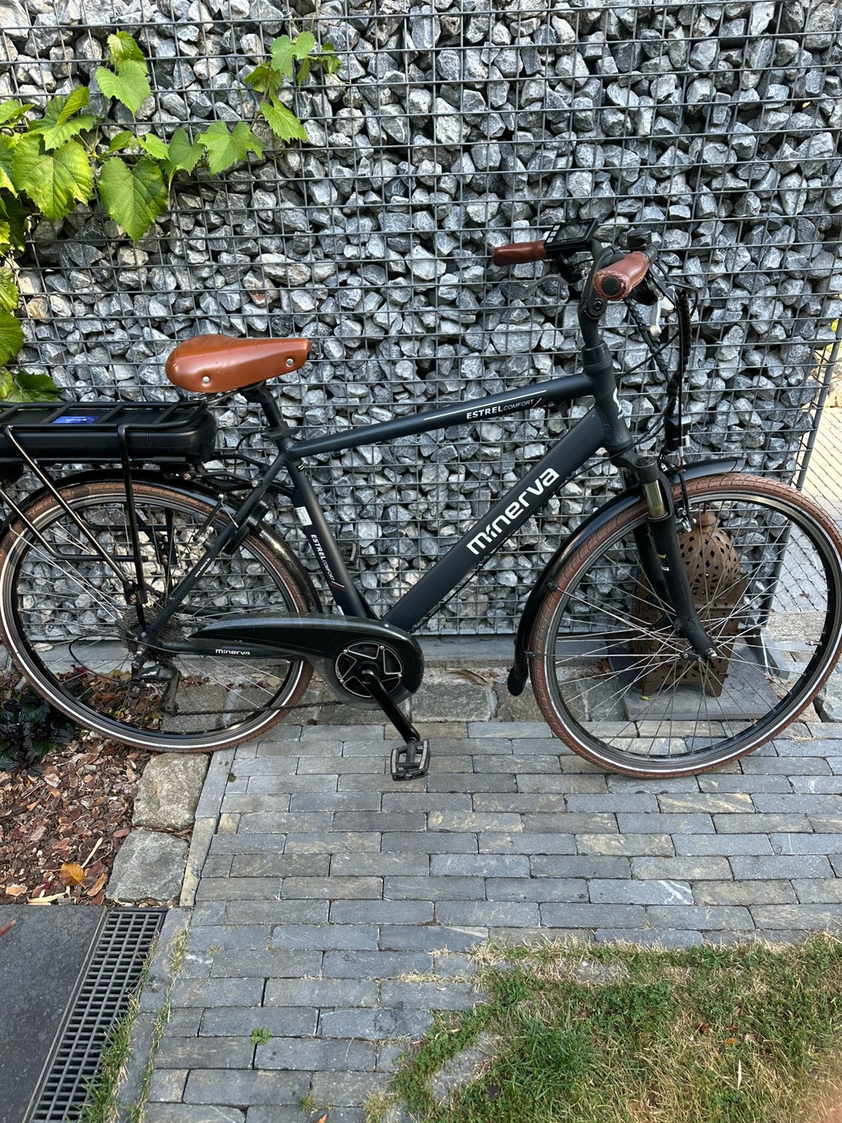 Minerva Estrel 9v, Gebruikt, 51 tot 55 cm, 50 km per accu of meer, Ophalen