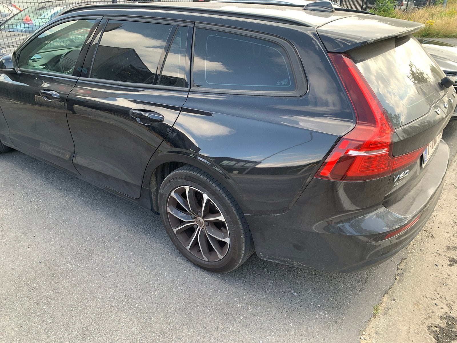 Volvo V60 2.0D3  6v + gps + alu met nieuwe banden!, Voorwielaandrijving, Stof, 4 cilinders, Zwart