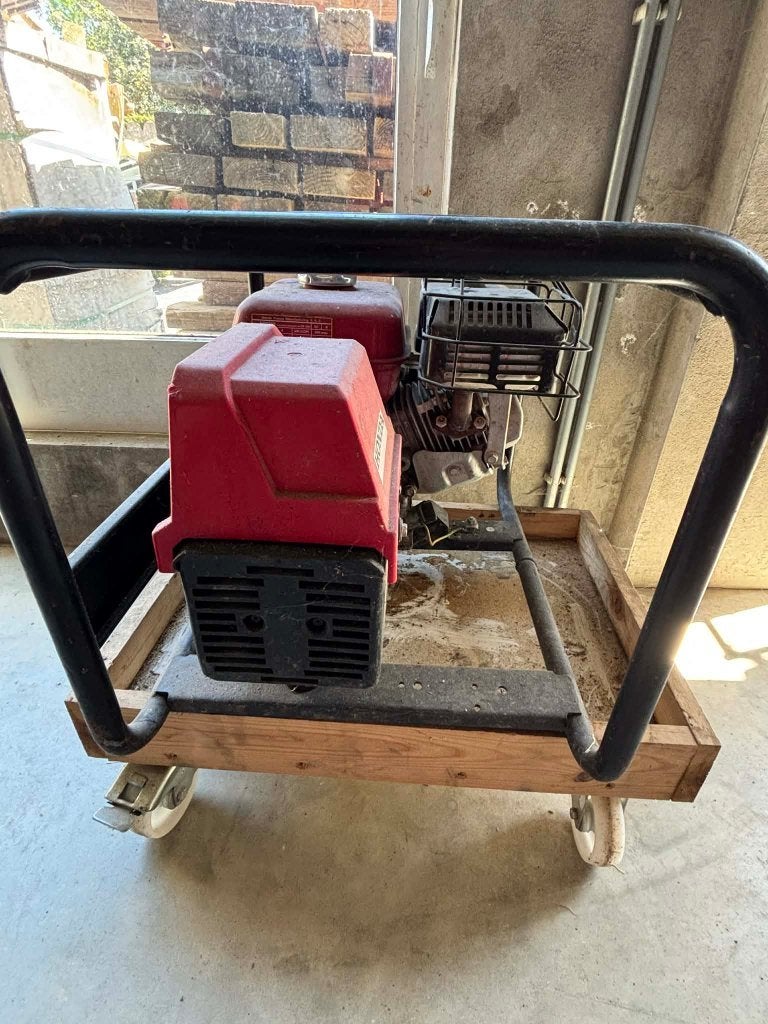 Honda EC2000 generator, Doe-het-zelf en Bouw, Aggregaten, Gebruikt, Benzine, Minder dan 5 kVA, Ophalen