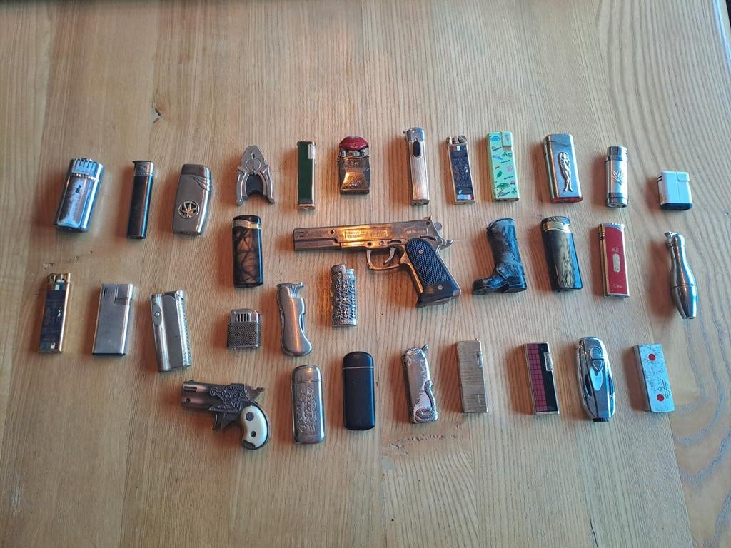 Collectie van 32 vintage aanstekers — verschillende modellen, Ophalen of Verzenden