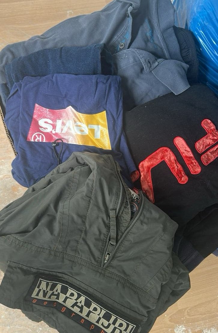 Kleding verhuisdoos, Ophalen, Zo goed als nieuw