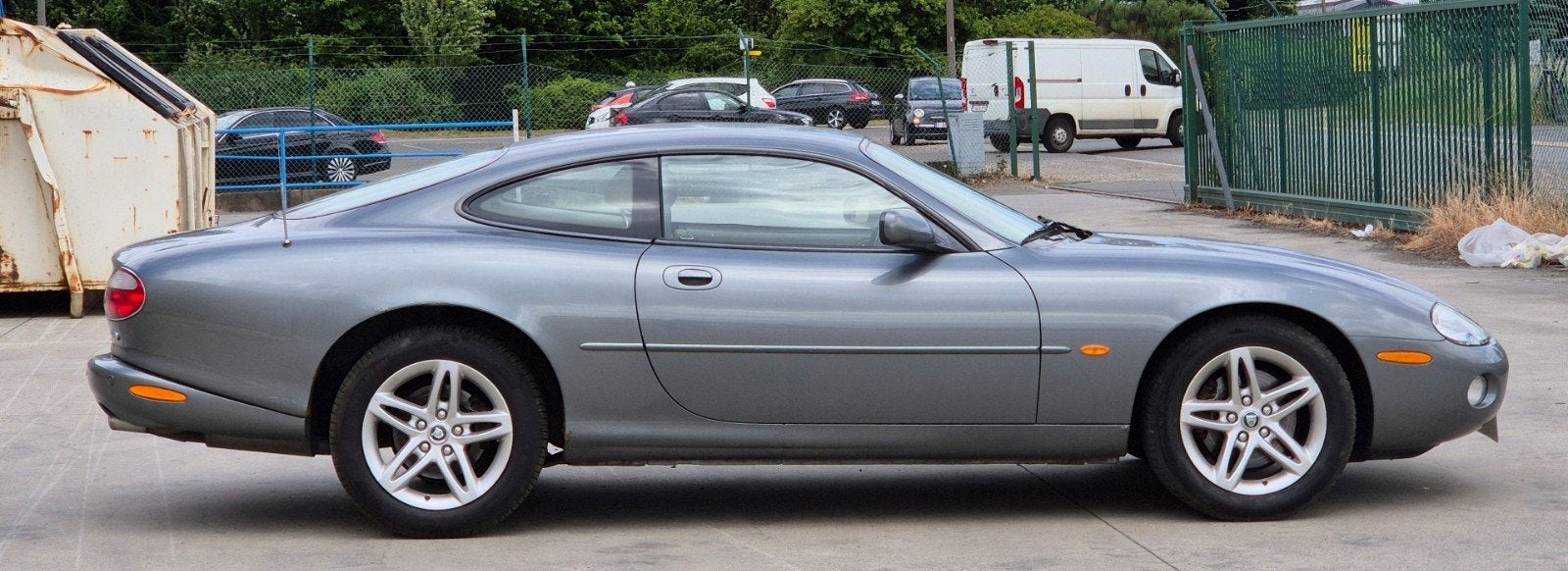 Jaguar XK8 4.2benz boite auto V8 full options 240mkm 6500€, Auto's, Jaguar, 219 kW, 4200 cc, Leder, 5 zetels