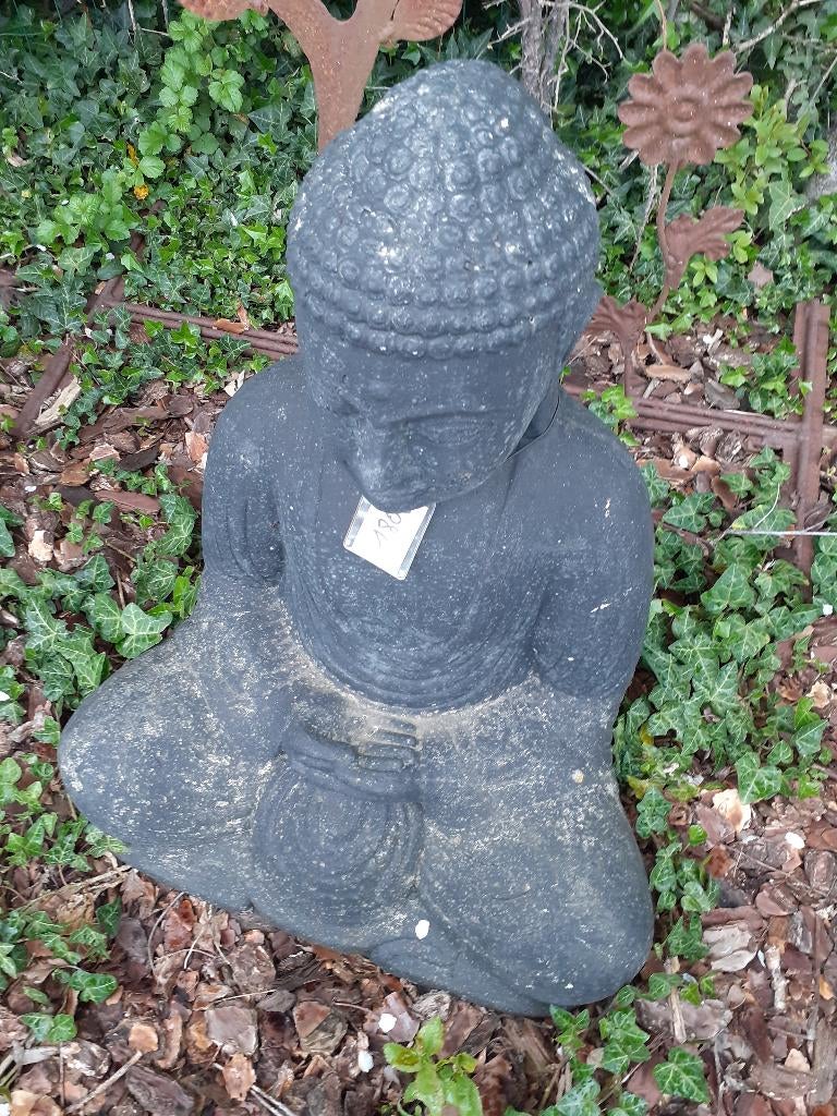 JAPANSE BOEDDHA IN GEPATINEERDE STEEN (52 CM)., Ophalen, Zo goed als nieuw, Overige materialen, Boeddhabeeld