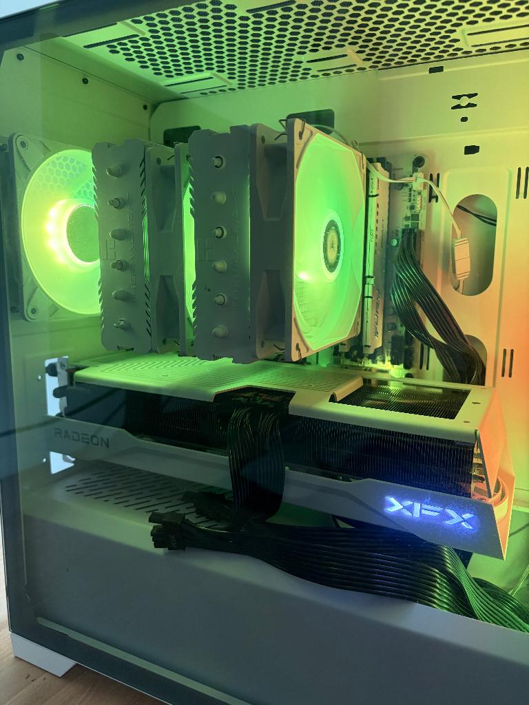 Gaming PC Ryzen 7 9700x + RX 9070 XT, Computers en Software, Desktop Pc's, Gebruikt, 4 Ghz of meer, SSD, 32 GB, Met videokaart