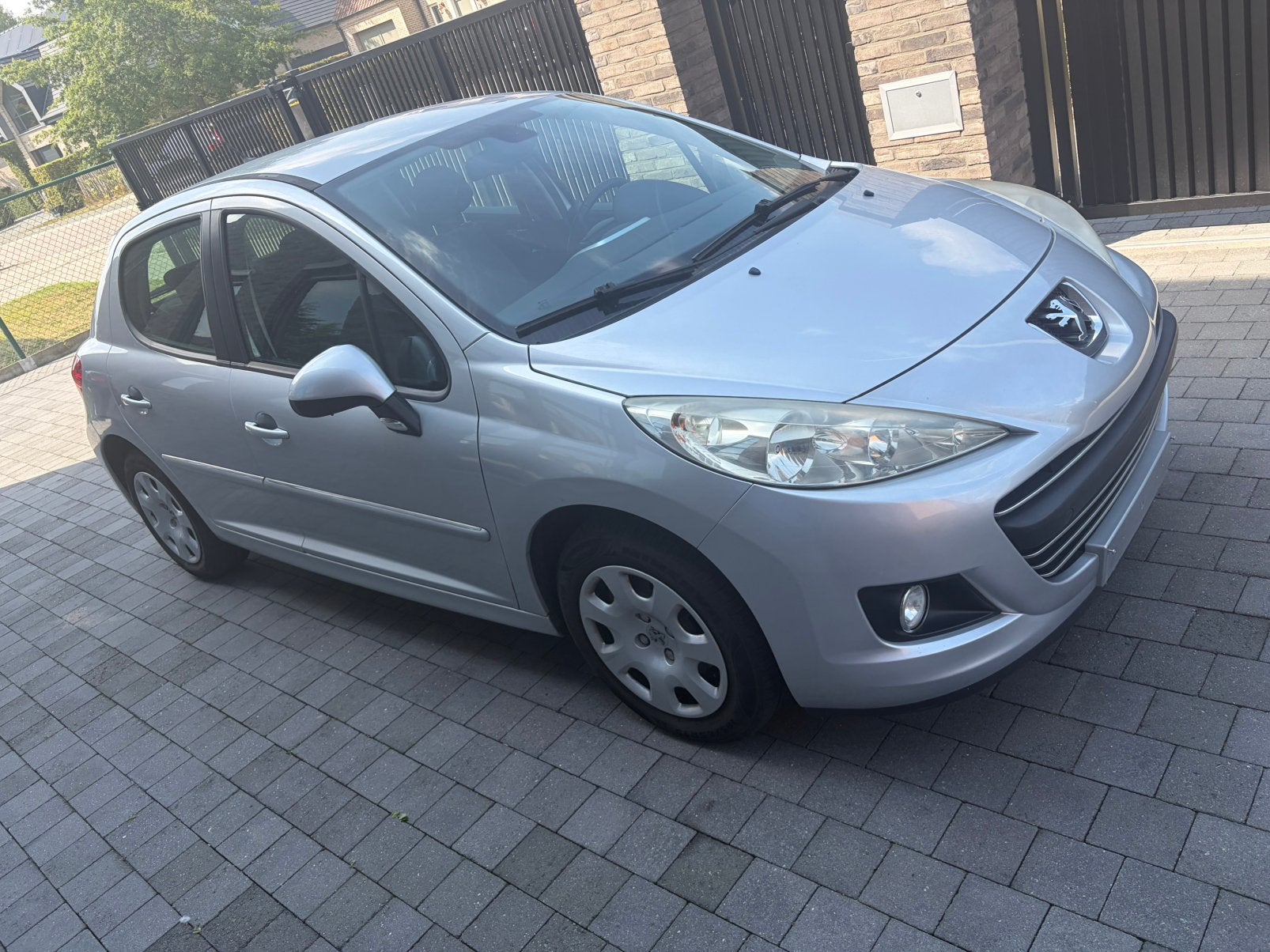 Peugeot 207 1.6i blanco gekeurd 69000km, Autos, Peugeot, Achat, Entreprise, Boîte manuelle, 5 portes