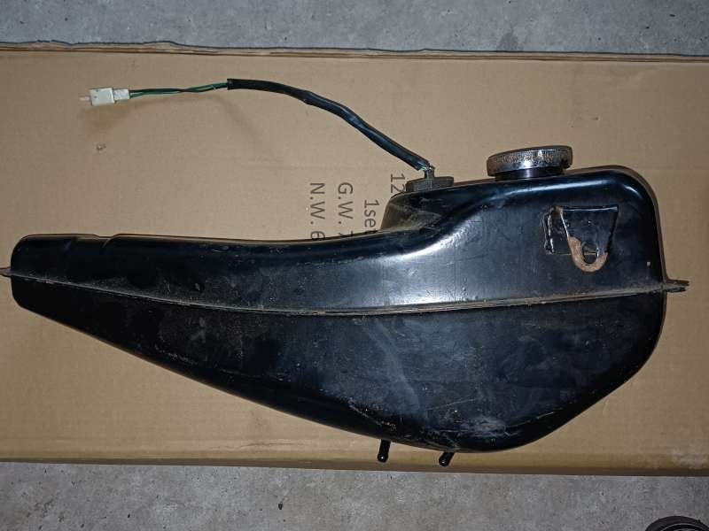 originele 5.5 liter tank dax  met sensor, Fietsen en Brommers, Ophalen of Verzenden, Zo goed als nieuw, Tank, Honda