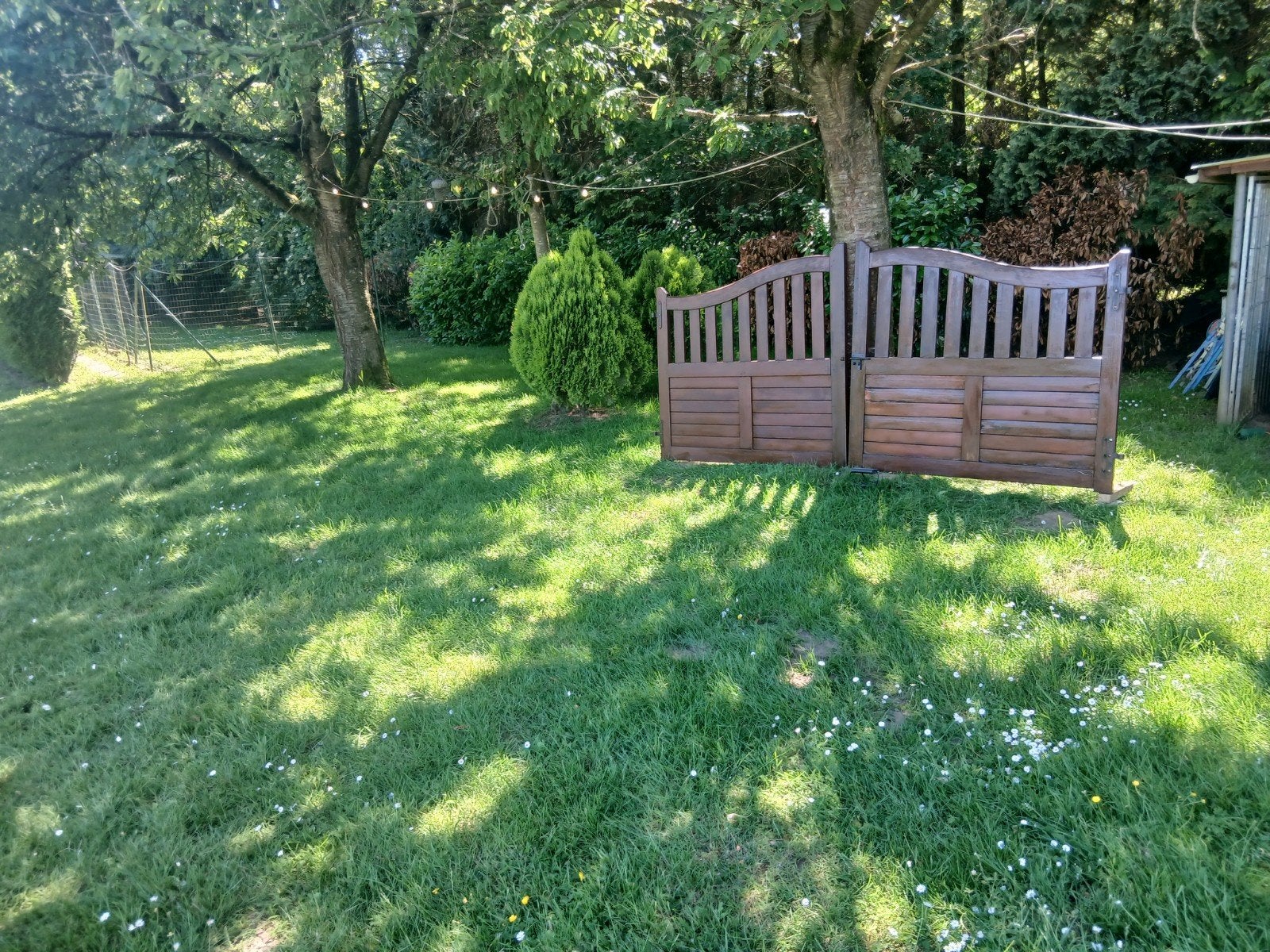 Meranti poort te koop, Ophalen
