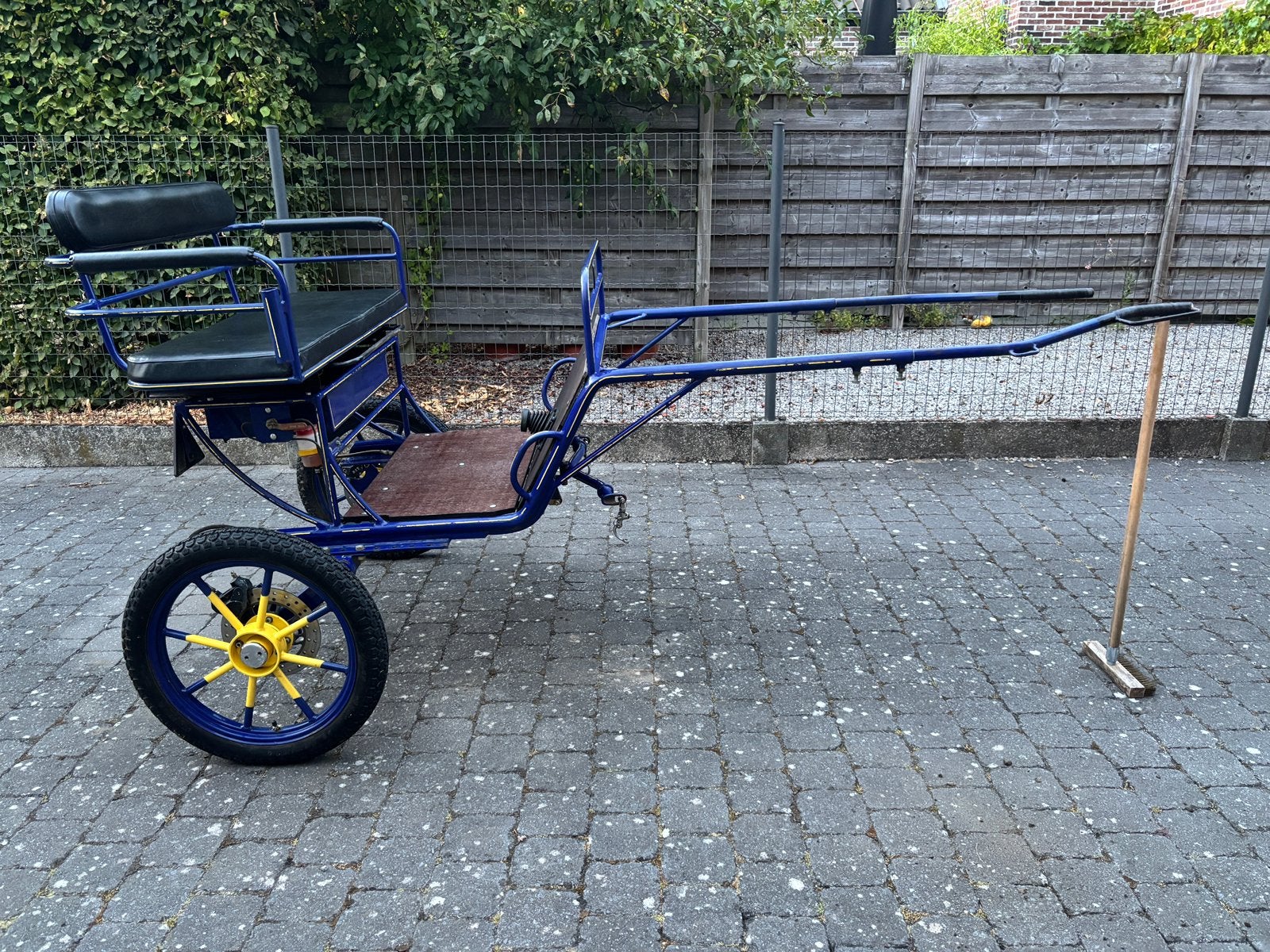 Sulky geremd en geveerd, Dieren en Toebehoren, Gebruikt, Sulky, Pony