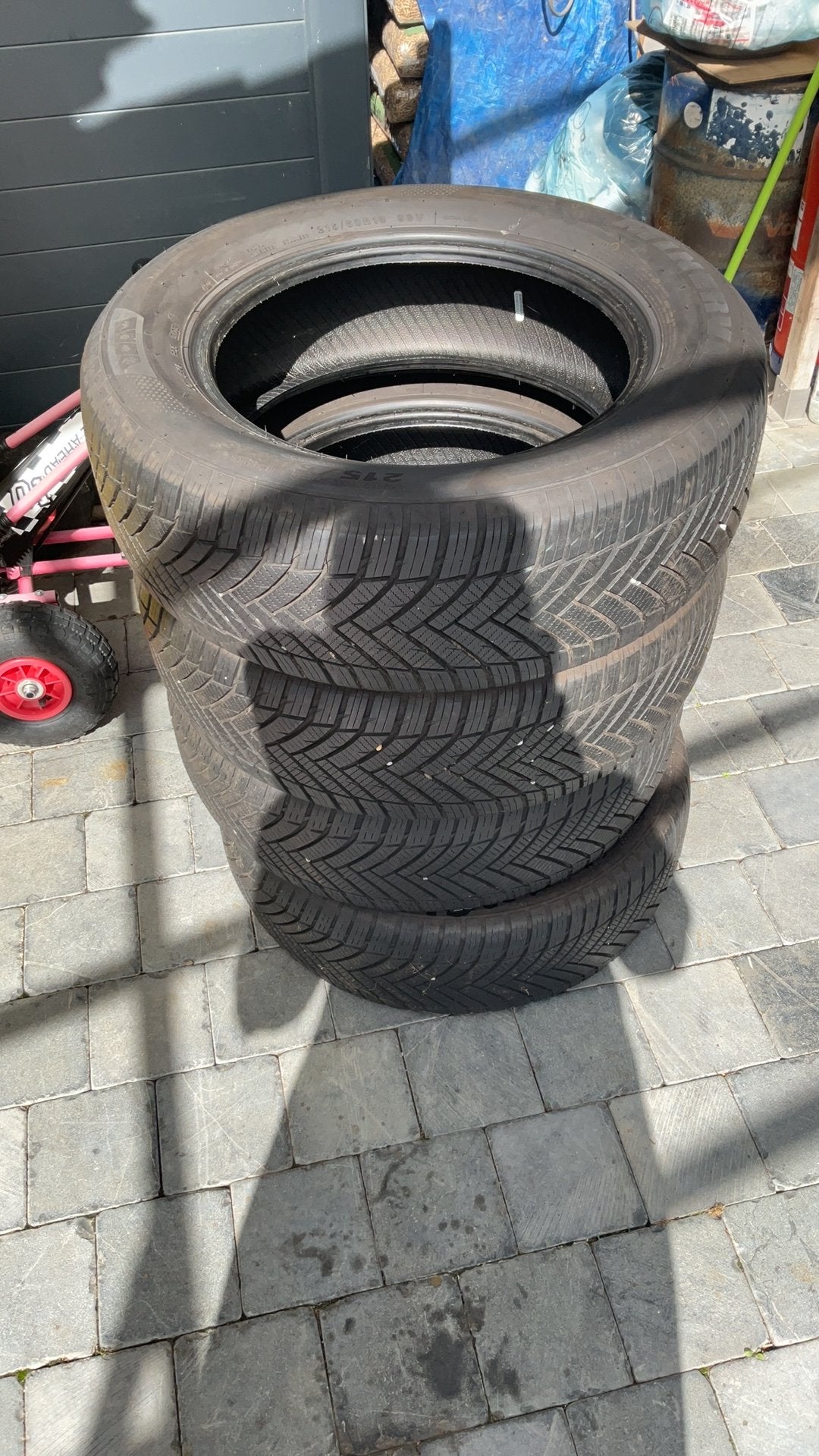 À vendre quatre pneus Minerva 225/60R16, Autos : Pièces & Accessoires, 215 mm, 4 Saisons, 16 pouces, Pneu(s)