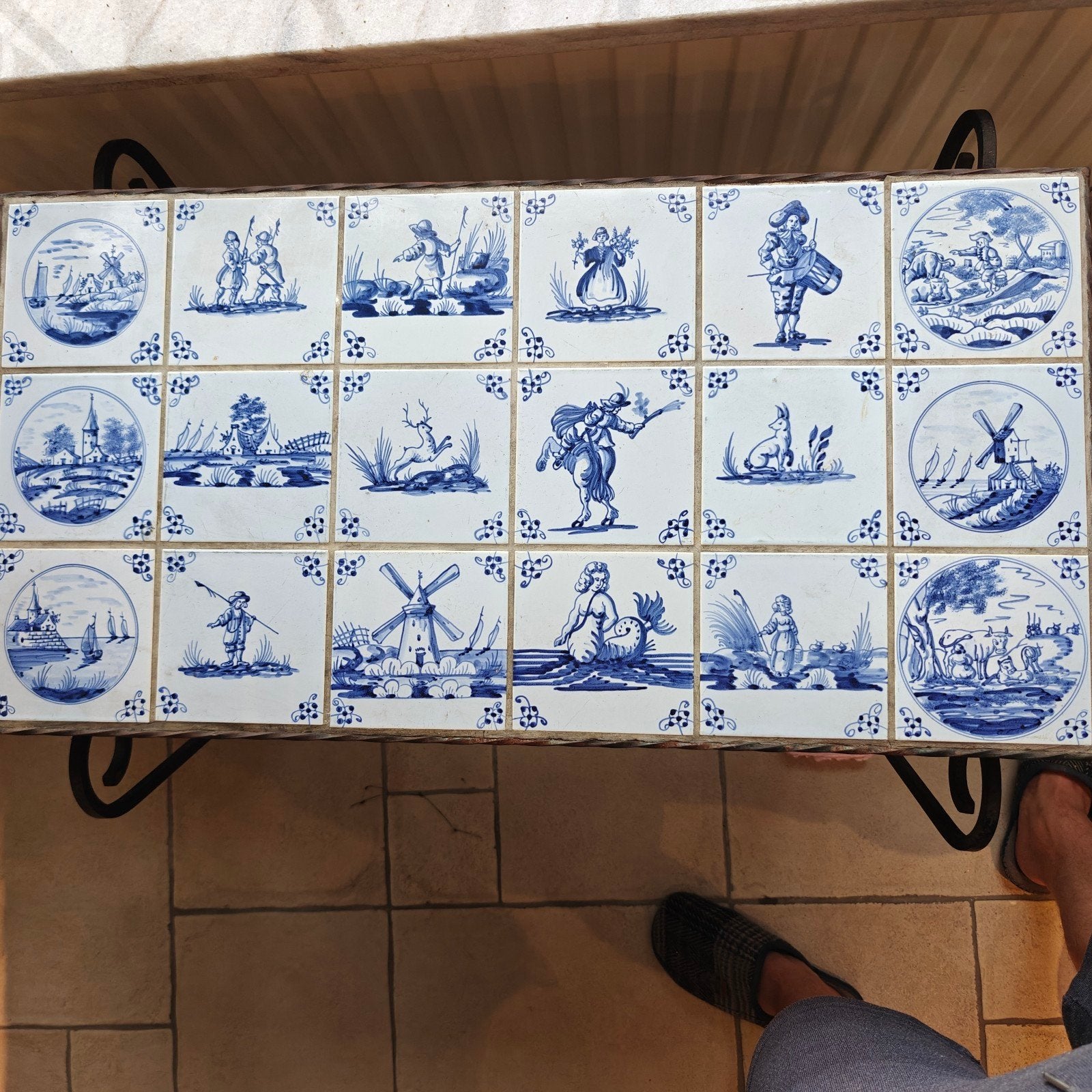Unieke vintage tegeltafel met Delfts blauwe taferelen, Ophalen
