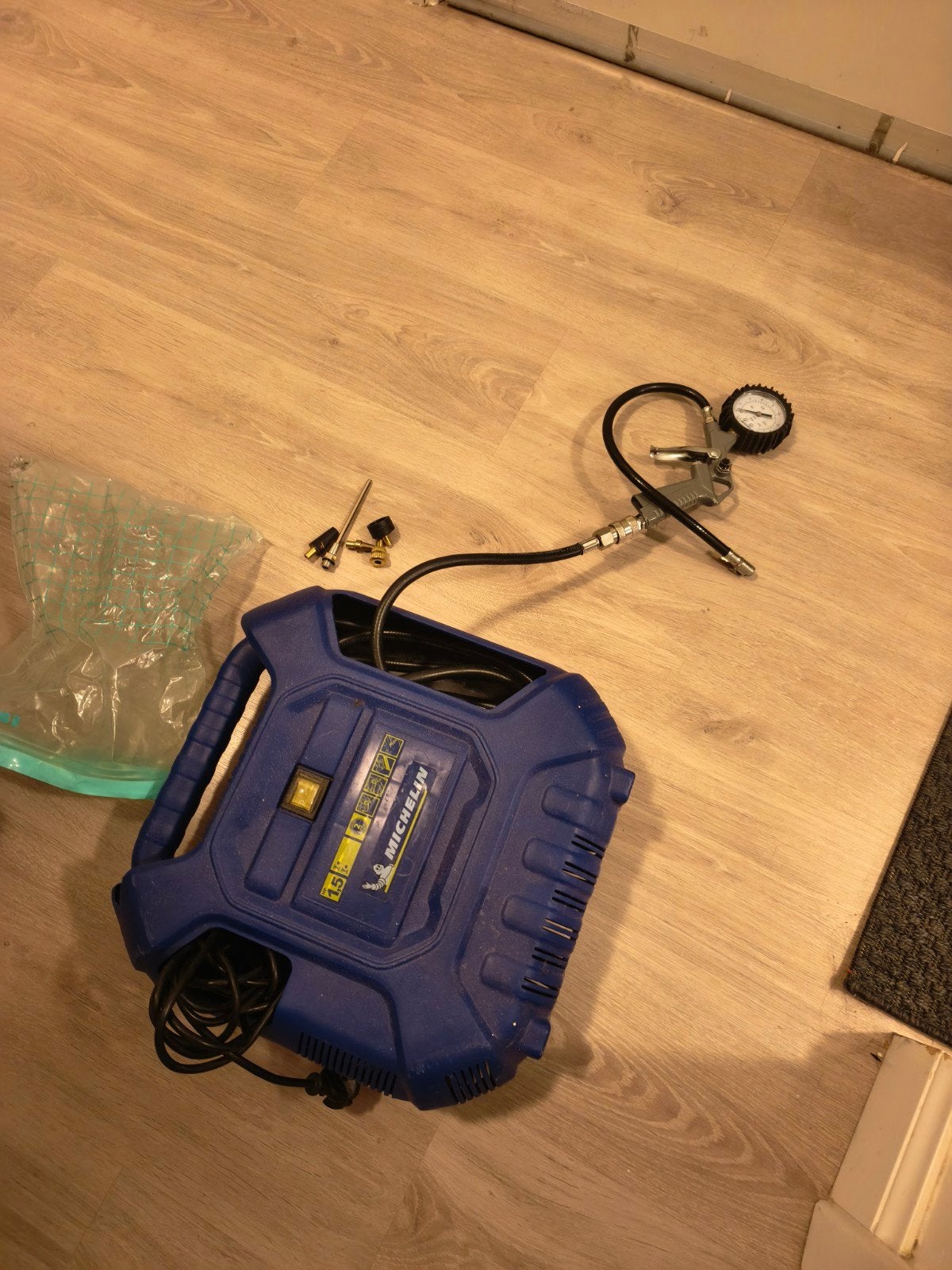 Compressor met luchtpistool i.g.st., Ophalen of Verzenden, Zo goed als nieuw, 6 tot 10 bar, Mobiel