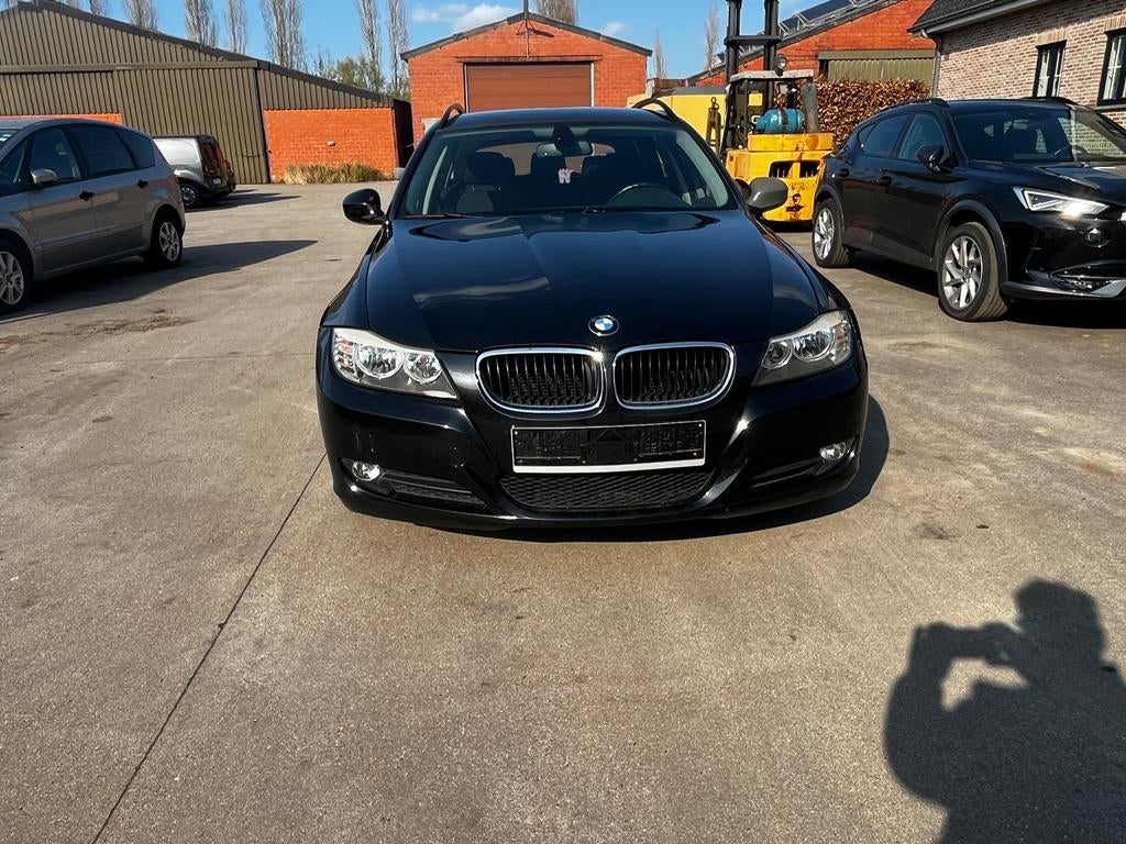 BNW 318i BENZINE MODEL 2010 met 178DKM, Auto's, BMW, Zwart, Bedrijf, Break, 5 deurs