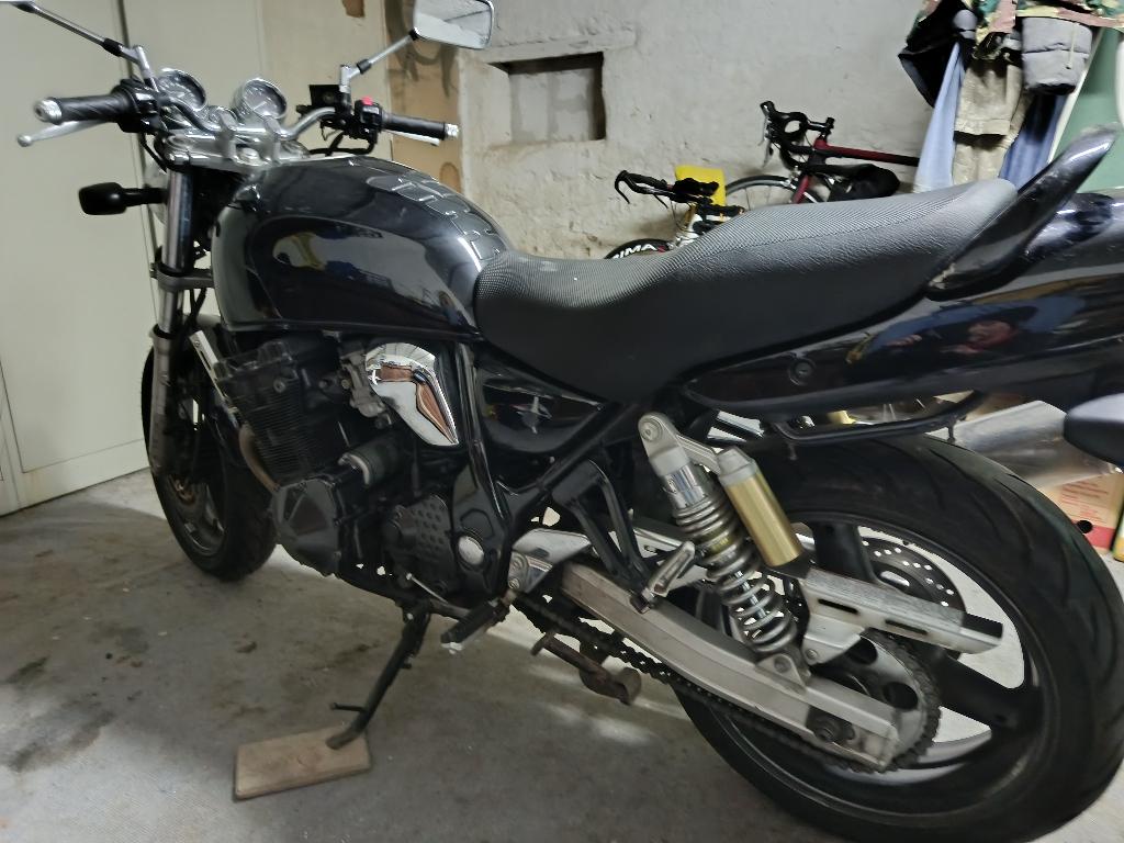 Moto Suzuki GSX750F – 1999 – 42 000 km – à remettre en route, Motos, Occasion, Plus de 35 kW, 4 cylindres, 750 cm³