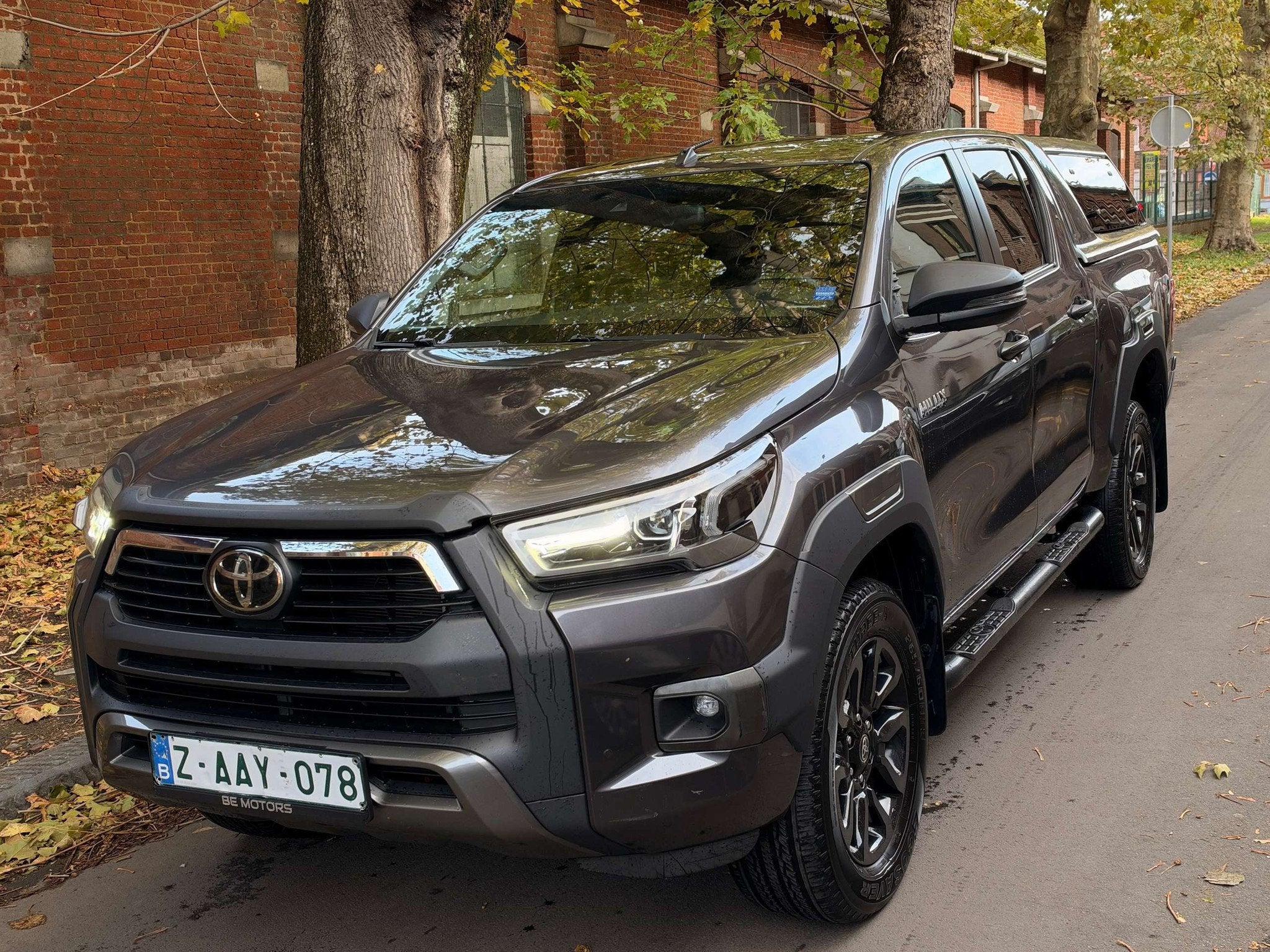 Toyota Hilux 2.8D-4D 4WD 204 CV INVINCIBLE HARDTOP // TVAC*B, Auto's, 4 deurs, Gebruikt, 4 cilinders, Leder
