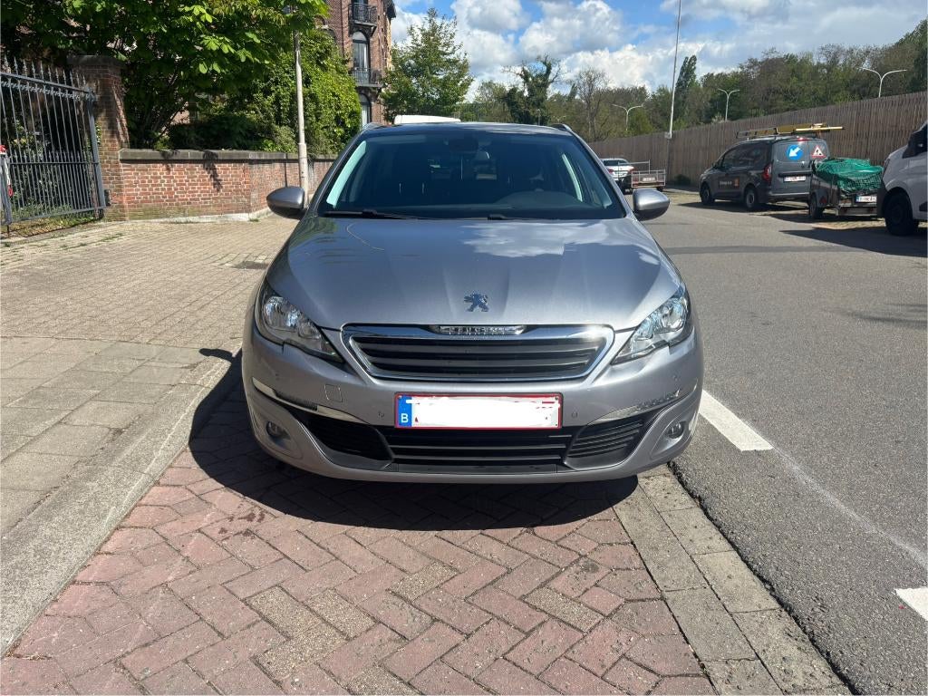 Peugeot 1.2 benzine pano trekhaak parkeersensoren, Auto's, Voorwielaandrijving, Stof, 1199 cc, 96 kW