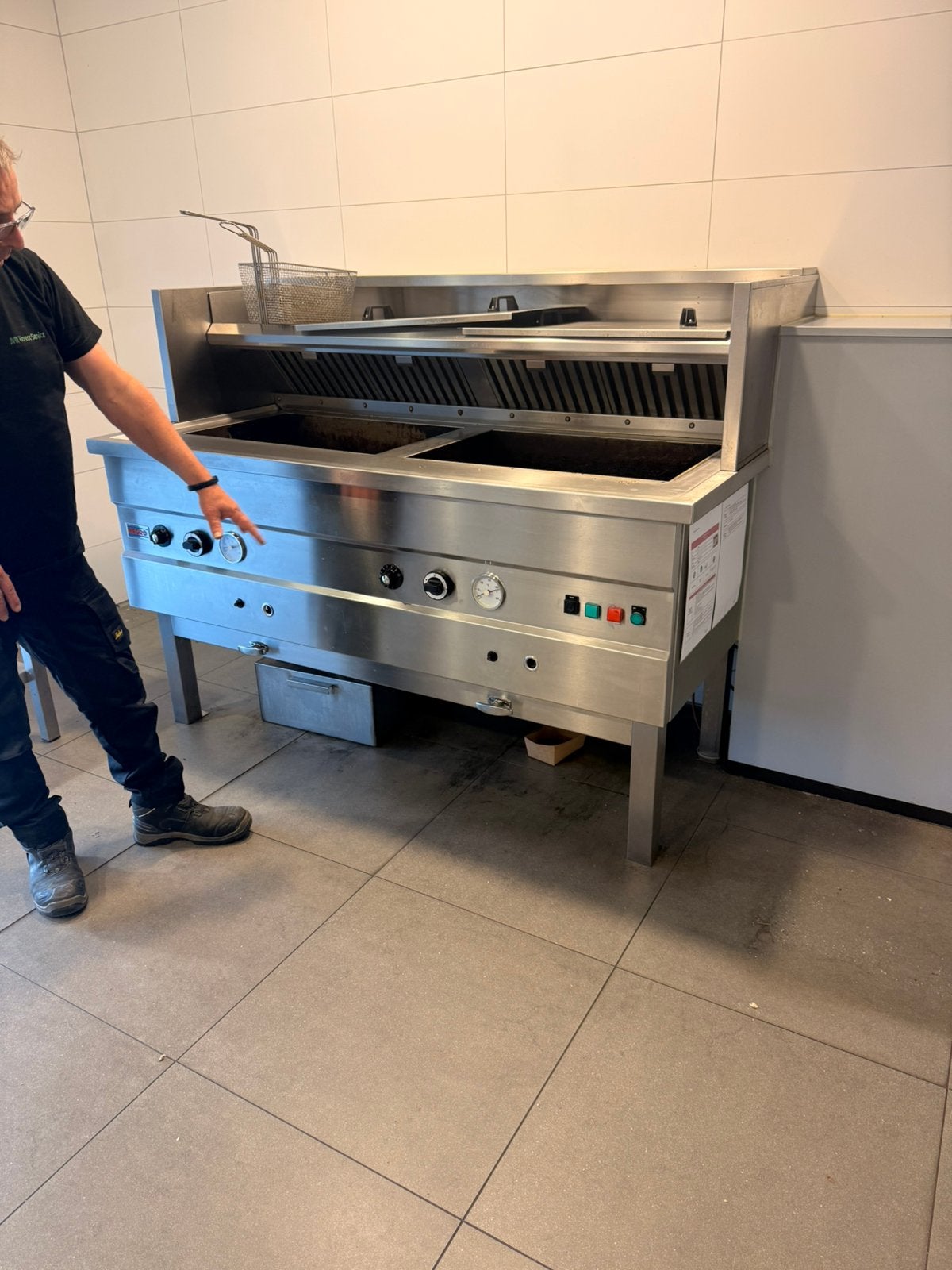 BAKWAND MET AFZUIGING TE KOOP – MOET WEG!, Enlèvement