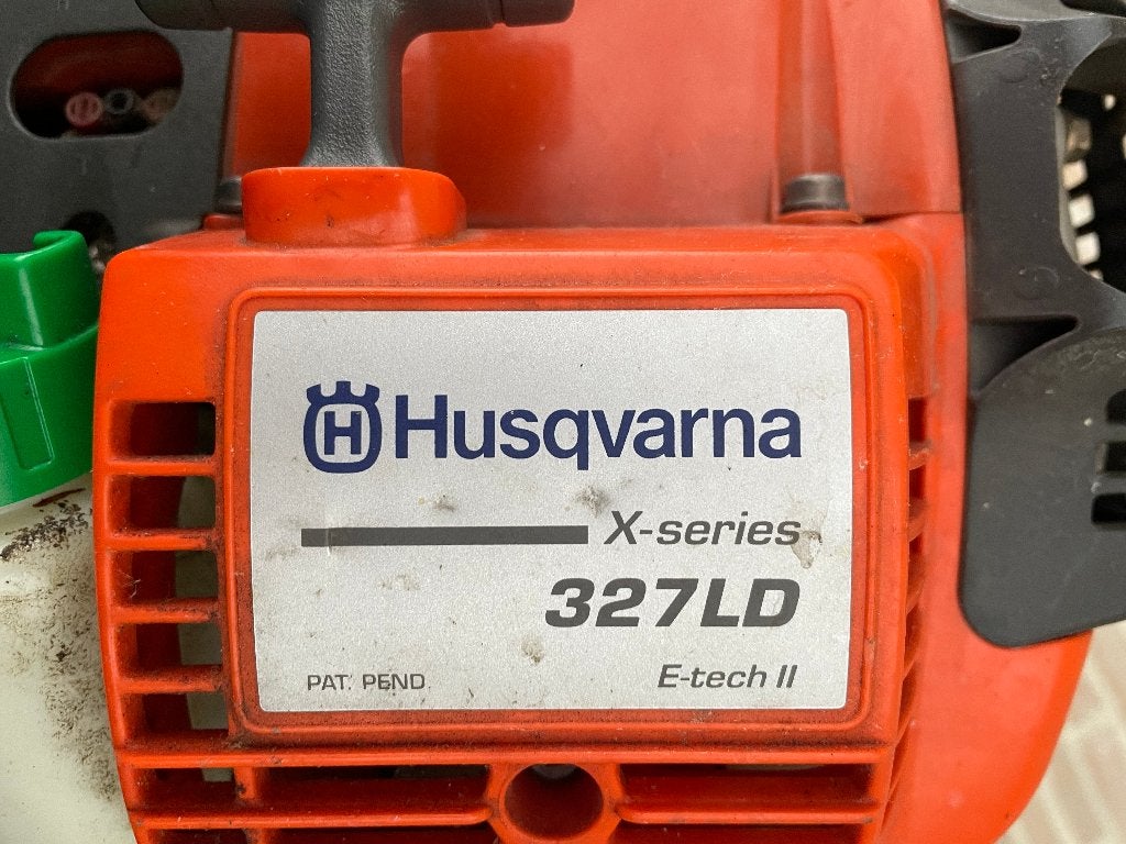 Grastrimmer en heggeschaar Husqvarna 327LD (tweetakt), Tuin en Terras, Ophalen, Benzine, Gebruikt, 10 tot 30 cm
