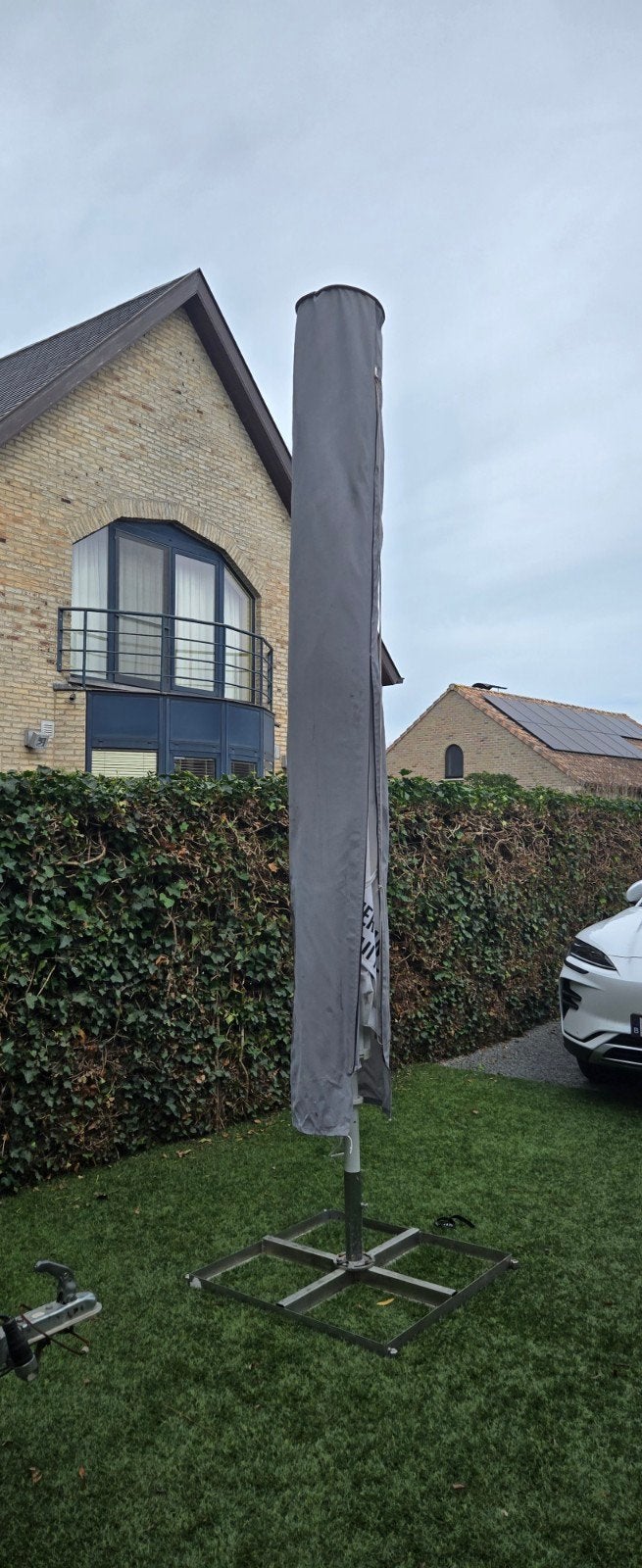 Grote horeca parasol, Ophalen, Zo goed als nieuw
