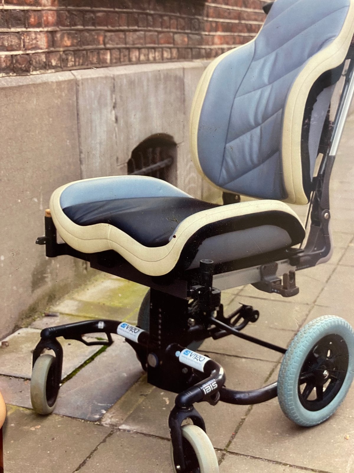 Vente chaisse roulante 100 euro, Diversen, Brommobielen en Scootmobielen, Ophalen of Verzenden, Zo goed als nieuw