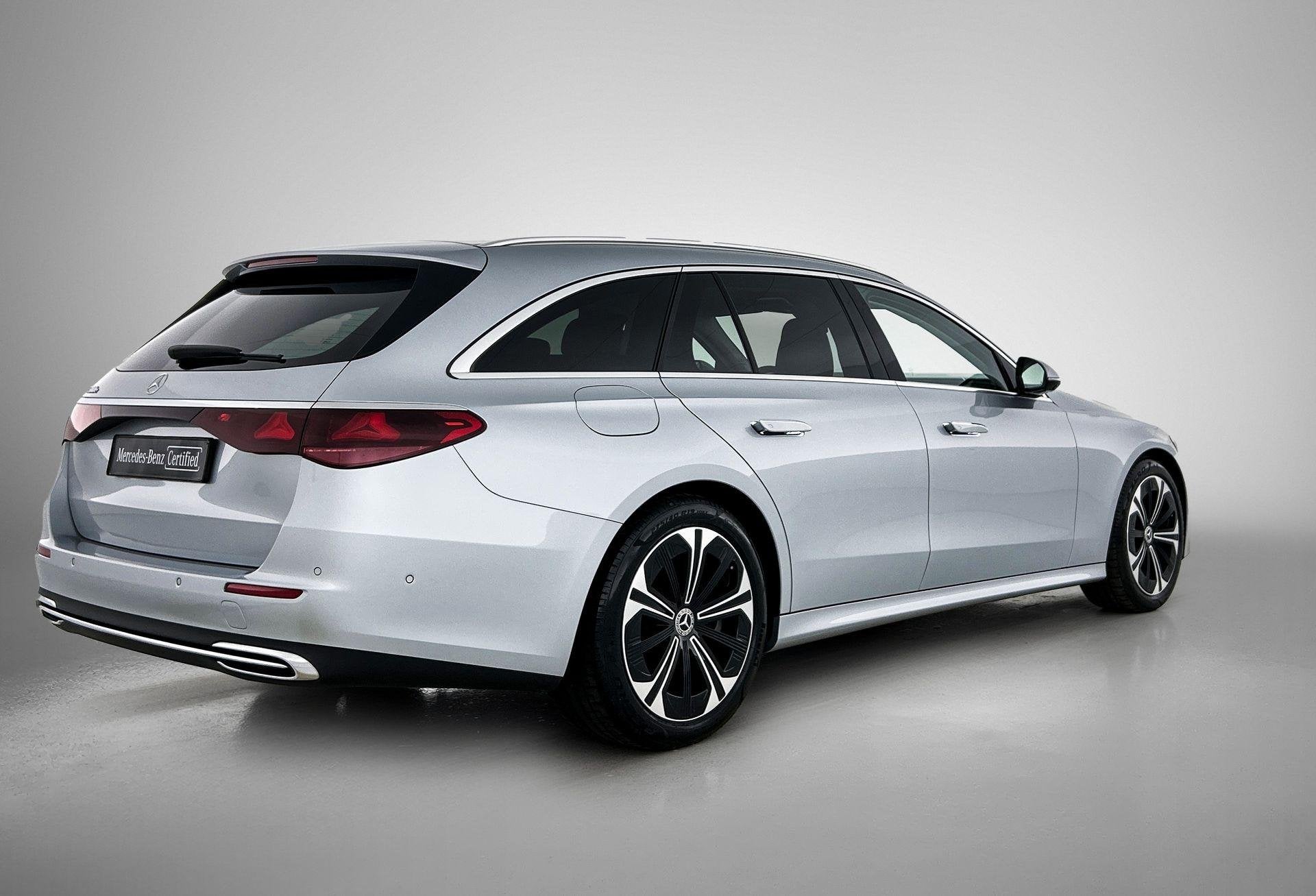 Mercedes-Benz E-Klasse 300 e Break Luxury Line | Distronic +, Auto's, Automaat, Dealer onderhouden, Gebruikt, 4 cilinders