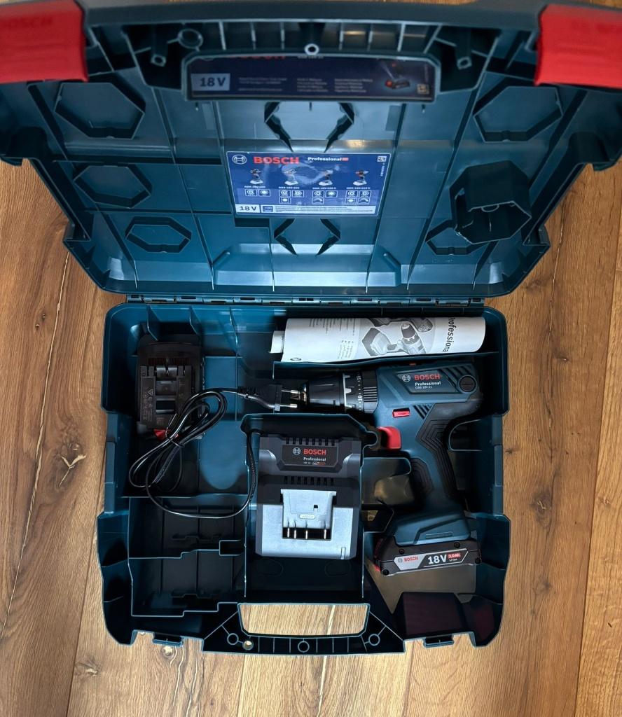 Bosch GSB 18V-21 (chargeur + 2 batteries inclus), Neuf, 600 watts ou plus, Enlèvement ou Envoi, Vitesse variable