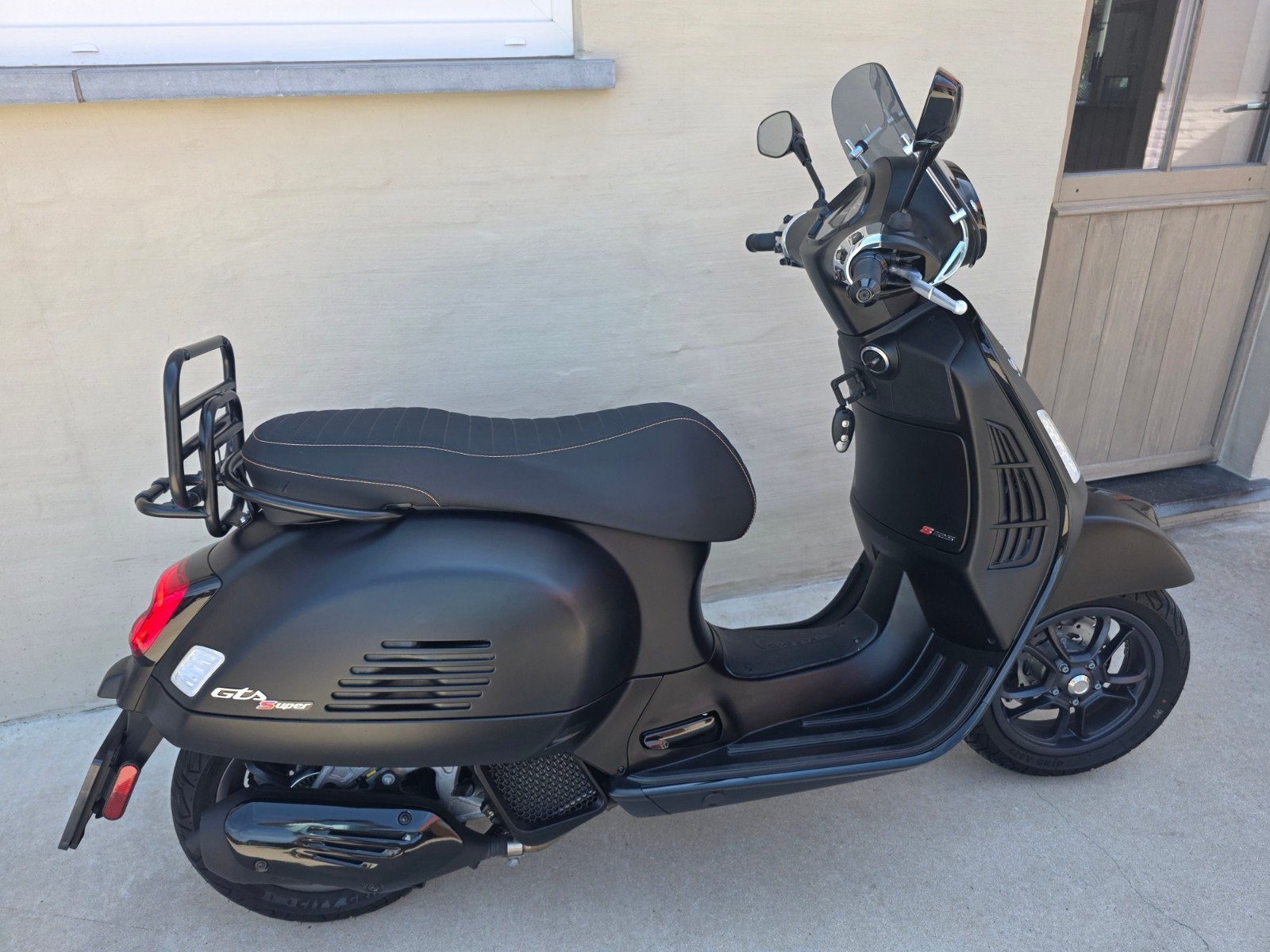 Vespa GTS 125i Supersport Custom Black Editie * 350km totaal, Ophalen