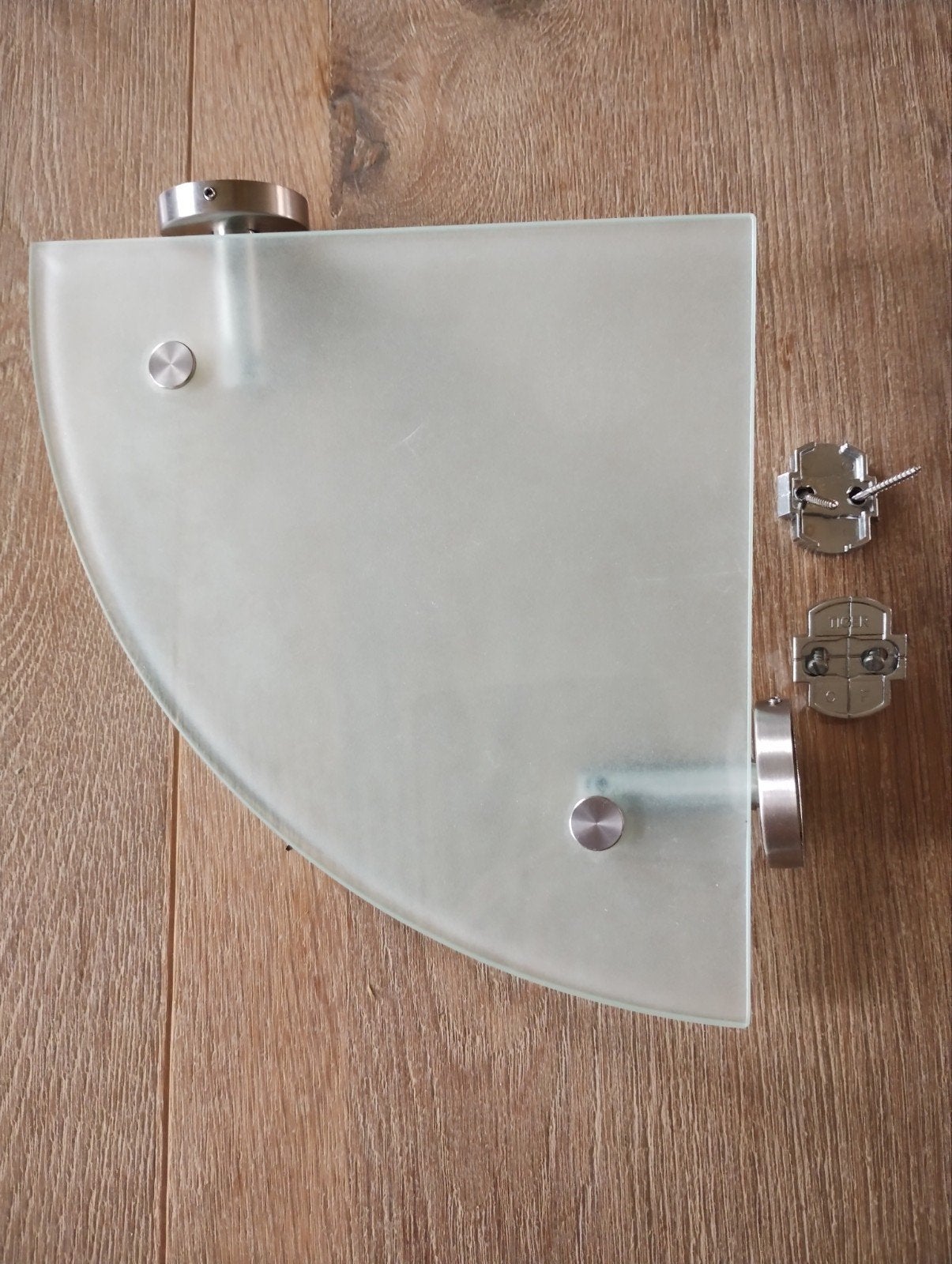 Étagère d'angle en verre, Enlèvement