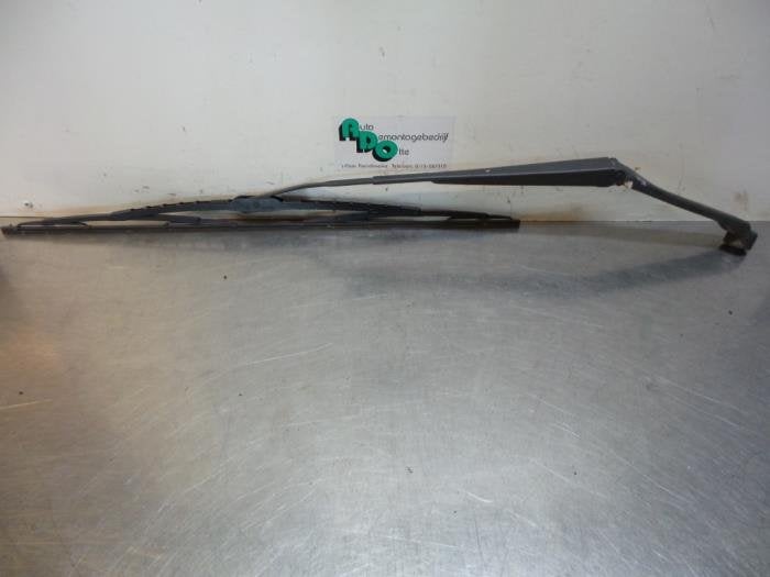 Ruitenwisserarm voor van een Mitsubishi Grandis (Grandis 04-, Auto-onderdelen, Gebruikt, -, -, Ophalen of Verzenden